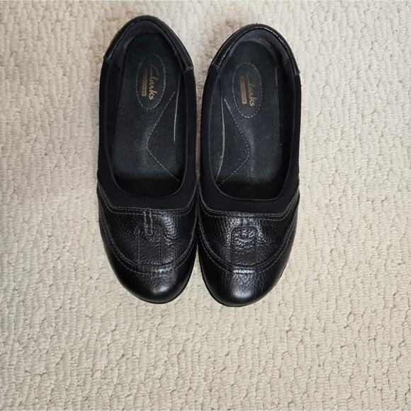 Clarks Womens Slip-On Black Ballet Flats - Picture 2 of 6